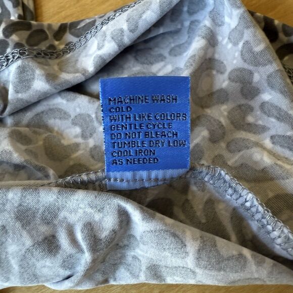 J MCLAUGHLIN NORA TOP TURTLENECK CHEETAH CASUAL CHIC TRANSITIONAL PIECE M - Picture 11 of 12